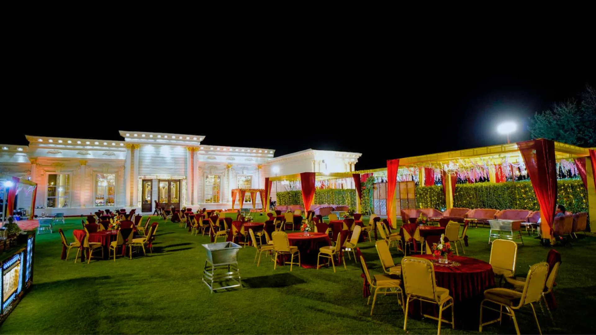 Leluxe Banquets and Farm