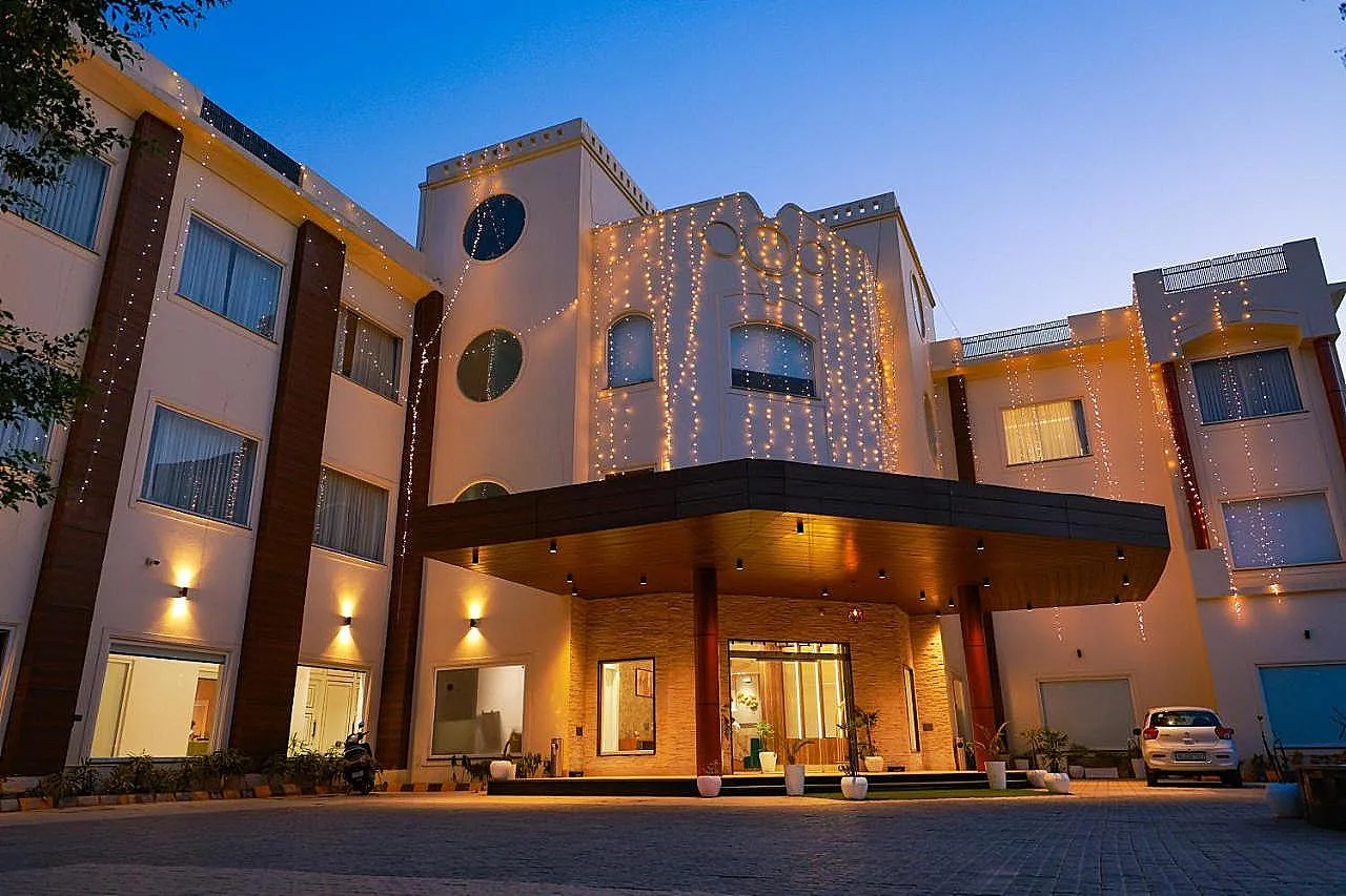Kaara Hotel