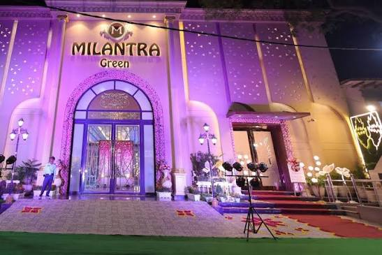 Milantra Green Banquet